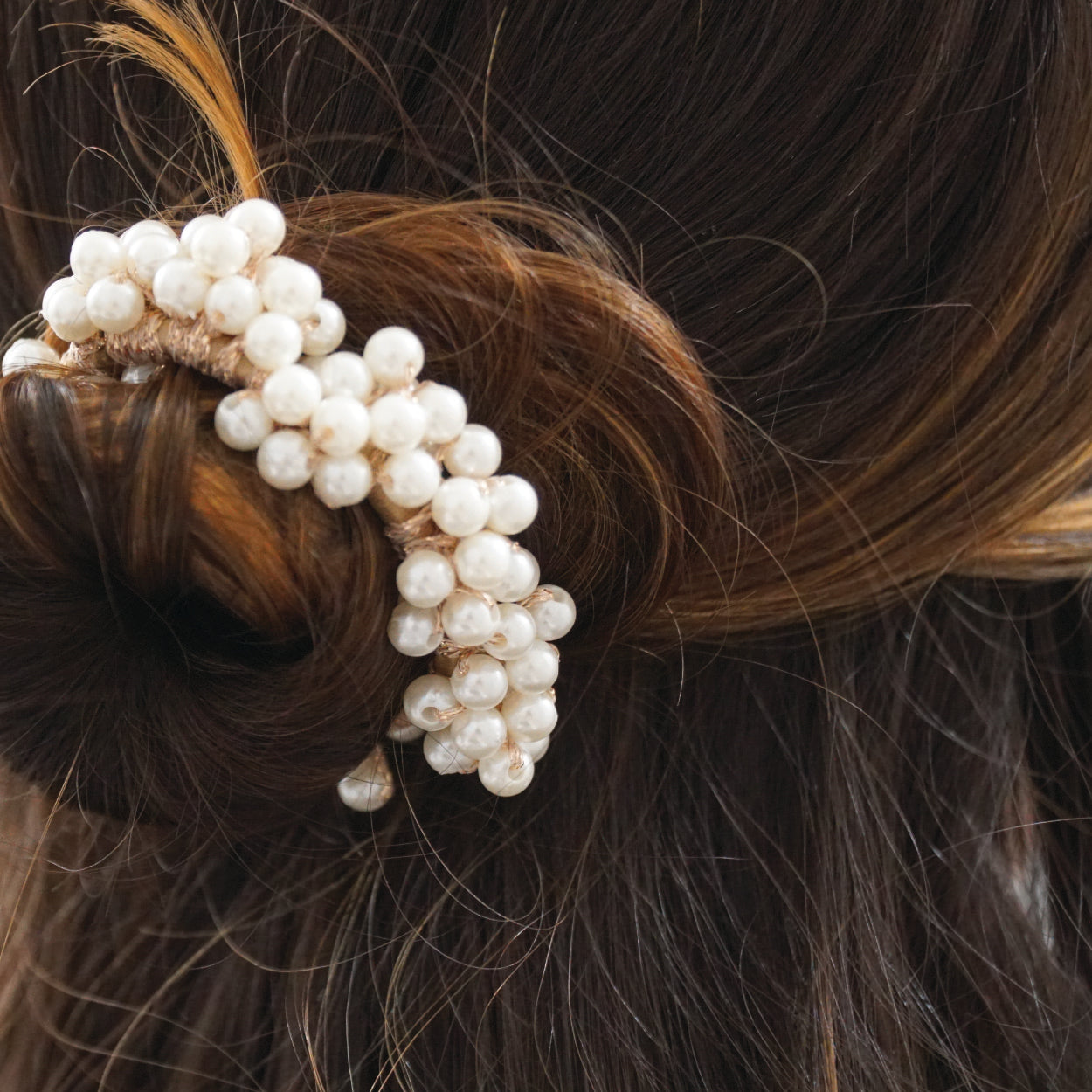 Pretty in Pearls Hair Tie